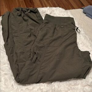 No Boundaries Olive Green Women's Cargo Jogger Pants